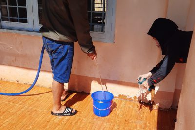 Ra quân dọn dẹp vệ sinh chuẩn bị đón học sinh trở lại trường